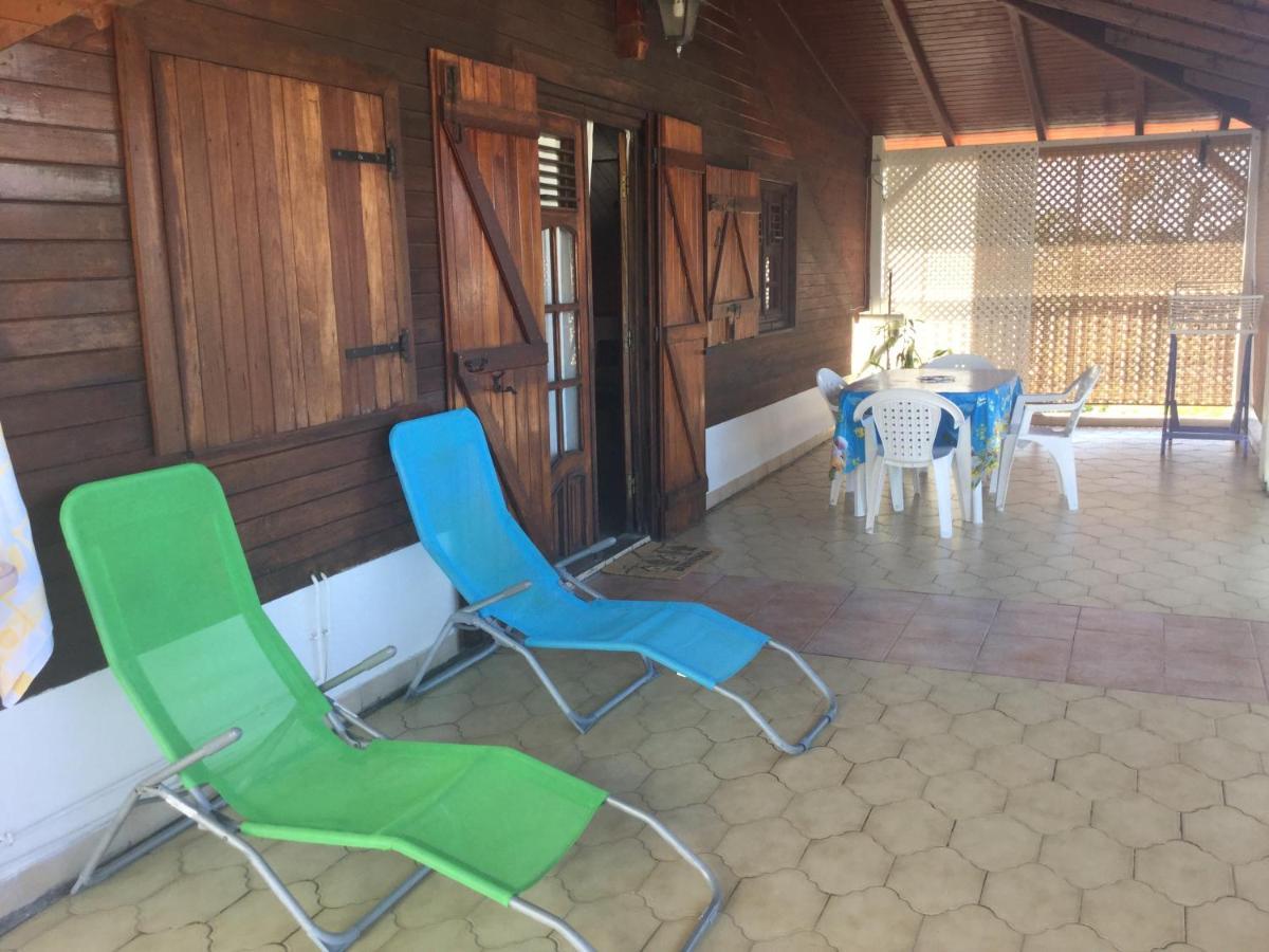 Chez Ninette Pres Des Sources Chaudes Bouillante Exterior foto